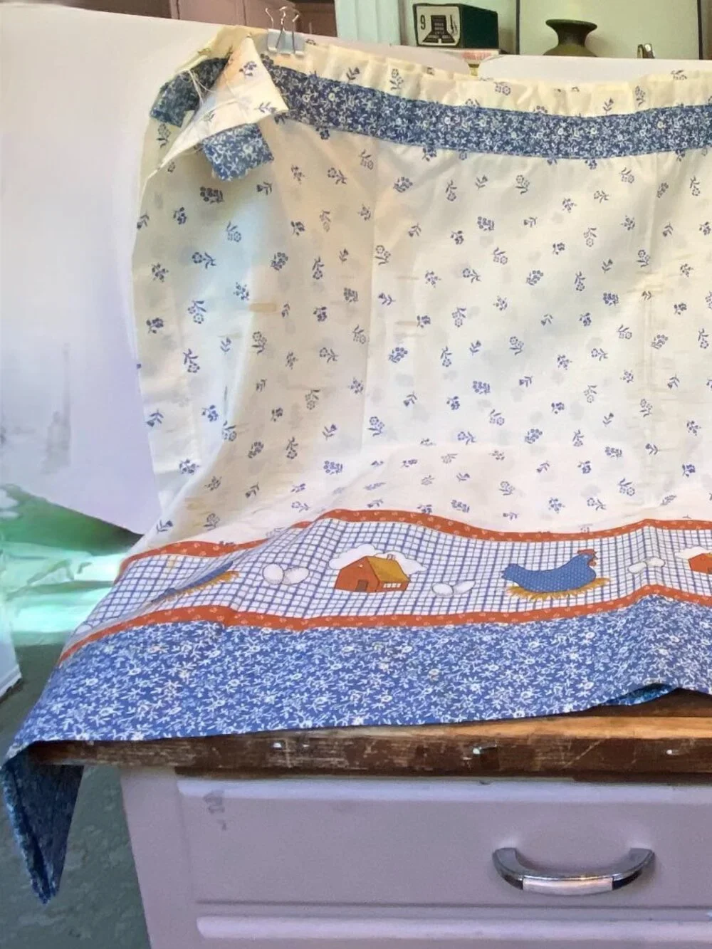 RARE SEARS 2 Vintage Country Kitchen Curtains Hen Chicken Nest Egg Barn Cottage